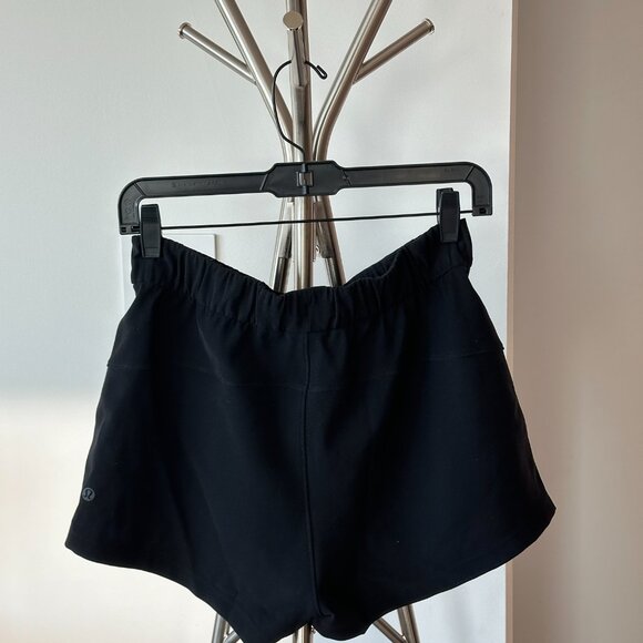 Lululemon On The Fly Short *2.5" Black Size 6 - Picture 6 of 6